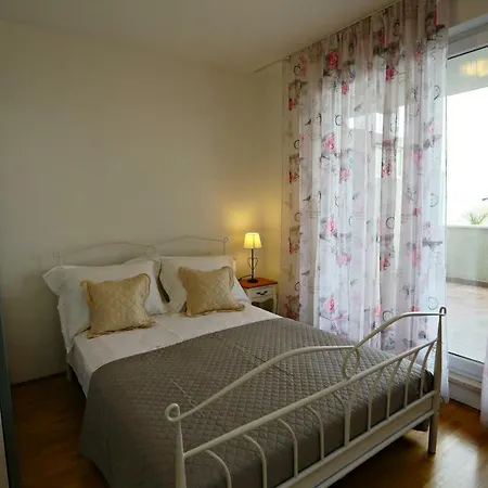 Lucita Apartament *