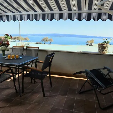 Lucita Apartment Split